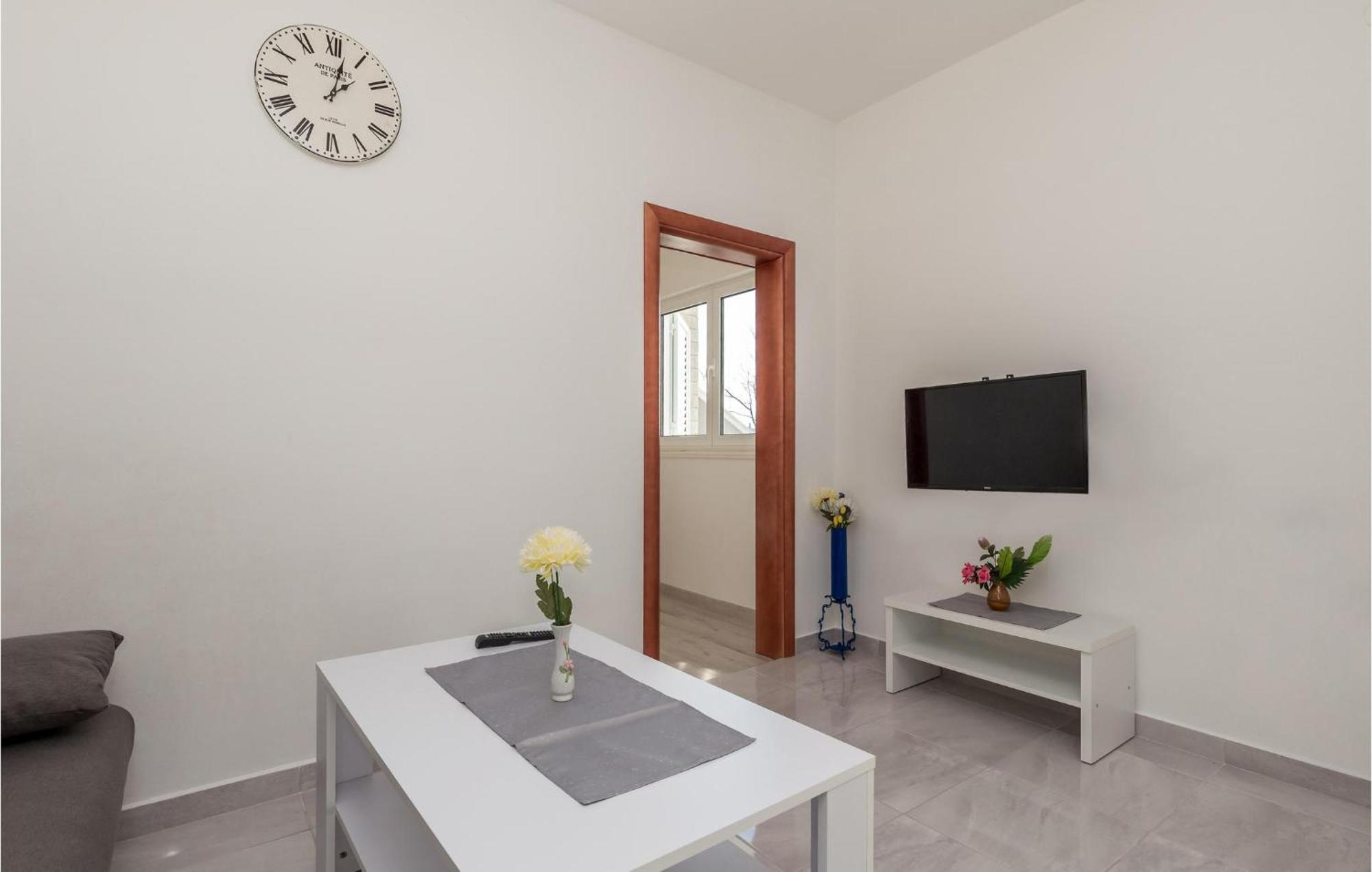 Pet Friendly Apartment In Kampor With Kitchen Екстериор снимка